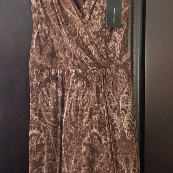 Beautiful Chiffon dress with zipper on the side & wrap around belt. - Picture 6 of 6